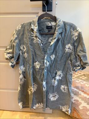 Club Monaco Men's Gray Floral Linen Button-Down Shirt